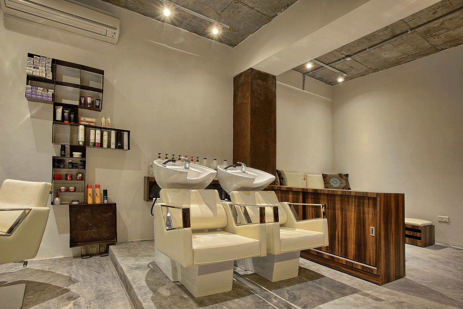 Nuevo Saloon - Mr. Sridhar